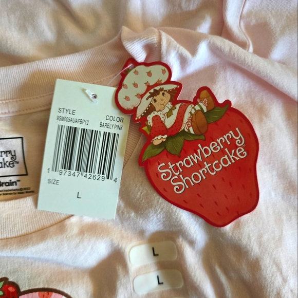 The World of Strawberry🍓Shortcake🍰 SS Tee🍓 NWT 'Vintage' Depiction of 🍓🍰XL - Picture 4 of 16